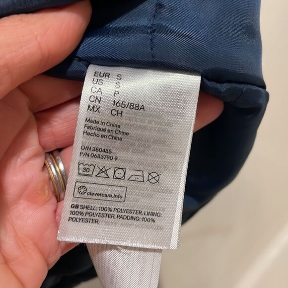 H and M Divided woman’s blue, white and red puffer jacket. - Picture 9 of 11